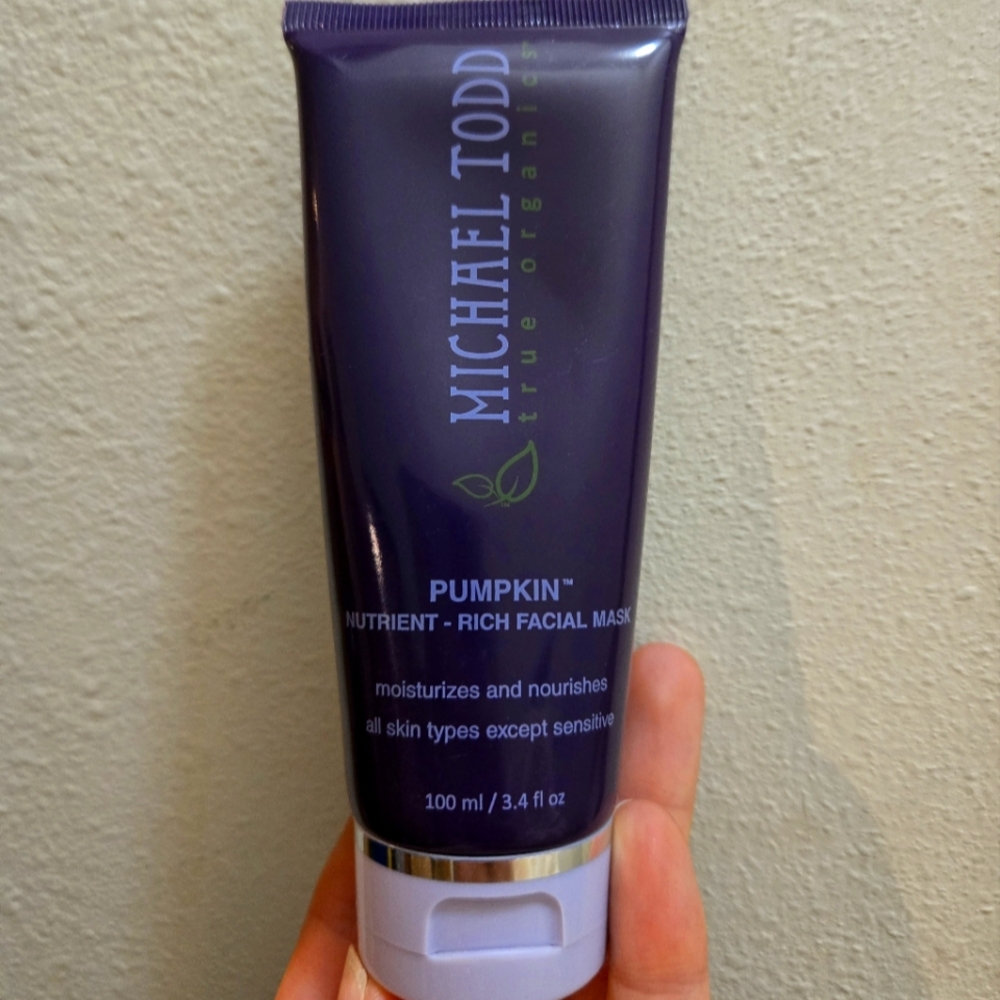Organic facial mask